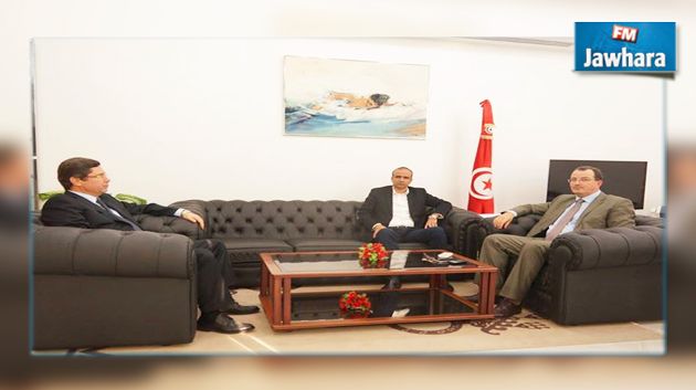 بعد أن فرضت الأمر الواقع , الجامعة تمد يدها إلى الوزارة و الوزير