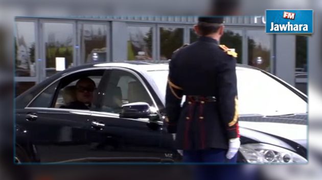 قمة المناخ : محمد السادس يرفض النزول من سيارته احتجاجا على عدم استقباله من قبل هولاند