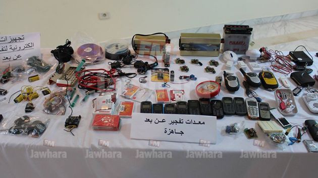 أحزمة ناسفة وقنابل وأسلحة متنوعة تم حجزها في أكودة
