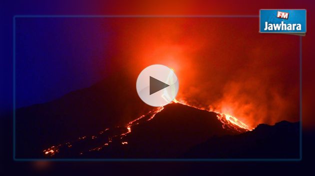 مشهد اعجازي لأكبر بركان في جزيرة صقلية بعدسات مصور فوتوغرافي