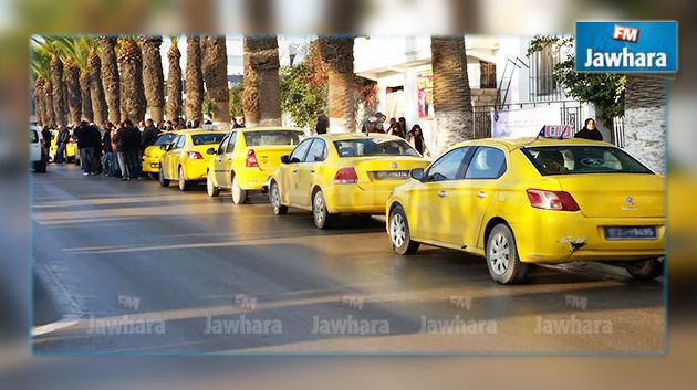  جندوبة : أصحاب سيارات التاكسي يهددون باقتحام مركز حدودي مع الجزائر 