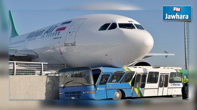 إصطدام طائرة بحافلة بمطار اسطنبول