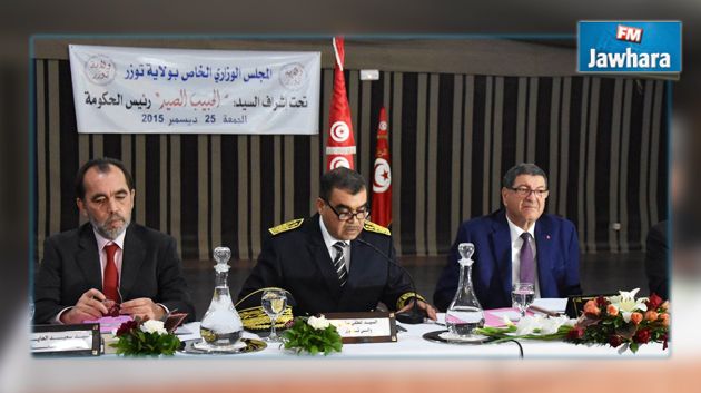 رئيس الحكومة يعلن جملة من الإجراءات لدفع التنمية في ولاية توزر