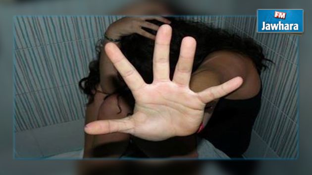 تونسي يجلب مومسات لزوجته لمضاجعتهن جماعيّا 