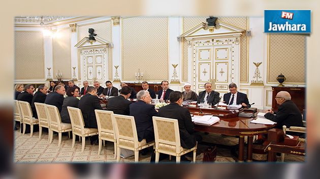 بمناسبة العام الجديد : الباجي قايد السبسي يتعهّد بتخفيف العقوبات على مستهلكي