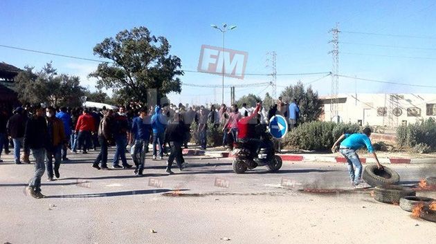 إحتقان في الجم بعد اعادة فتح نقطة بيع خمور : غاز مسيل للدموع واعتقالات