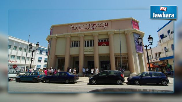 سوسة : أحد أعوان السياحة المعطلين يهدد بالإنتحار