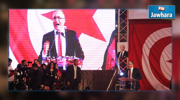 صورة الباجي قائد السبسي حاضرة في اجتماع مرزوق !