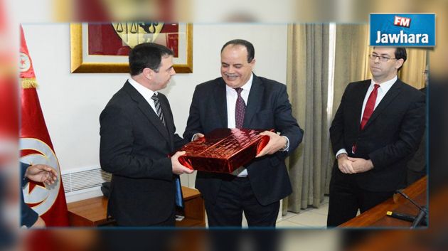 الغرسلي يسلم المهام لخلفه
