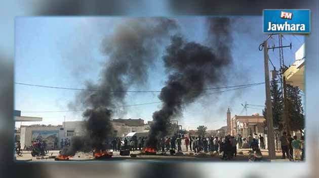 قفصة : محتجون يحاصرون مركز شرطة القْطار