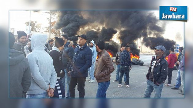 معتمد الصخيرة يغادر أمام ضغط المحتجين وتواصل الإحتقان