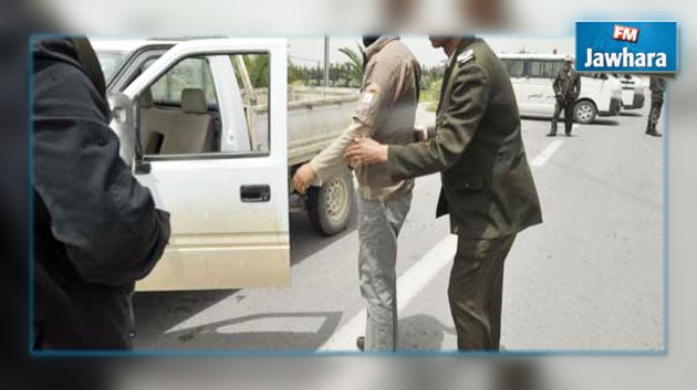 صفاقس : ضبط شاحنة على متنها 4 أشخاص بحوزتهم أسلحة بيضاء
