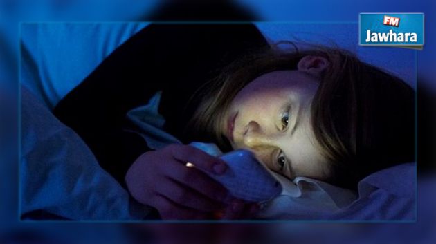 دراسة : انعكاسات الضوء الأزرق المنبعث من الأجهزة الإلكترونية