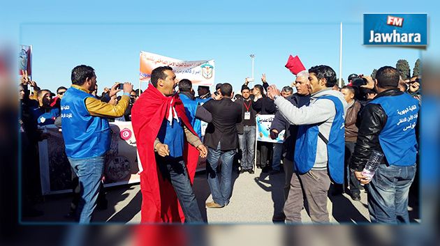 الأمنيون يتظاهرون أمام القصر الرئاسي بقرطاج