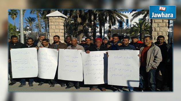 قابس : مربو الأبقار في وقفة احتجاجية امام الولاية