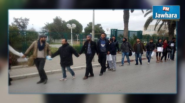 احتجاجات ضد الفساد أمام وزارة الطاقة والمناجم