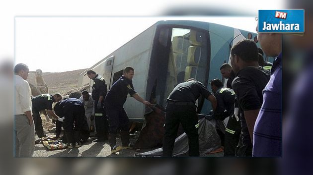 مصر: قتلى وعشرات الجرحى إثر انقلاب حافلة