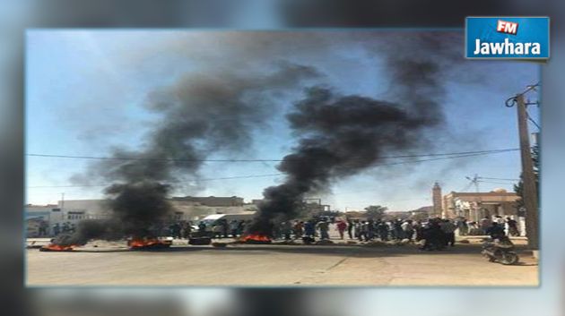 سيدي بوزيد : قطع الطريق في منزل بوزيان