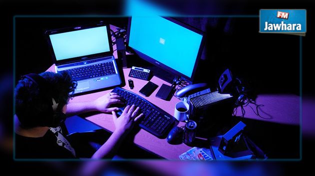 القبض على عنصرين قاما بقرصنة حسابات الكترونية لمؤسسات أجنبية