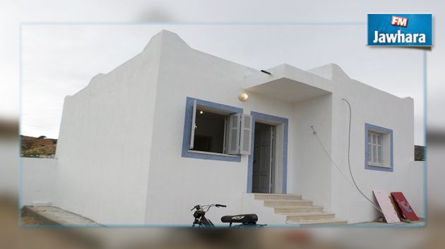 تسليم مسكن لأم الراعي الشهيد مبروك السلطاني
