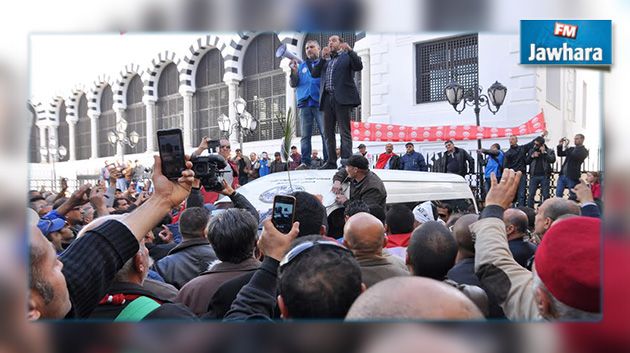 رئاسة الحكومة تقاضي الأمنيين الذين اقتحموا مقرها