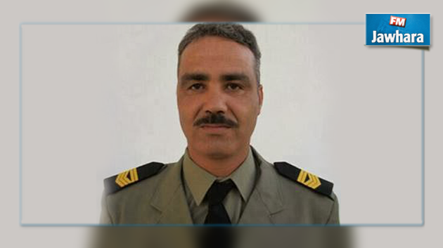 ابن أحد شهداء الجيش الوطني يفاجئ معلمه بالصورة التي أرفقها بنص المحفوظات