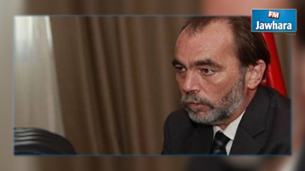 وزير الصحة يقرر مقاضاة مسؤول نقابي قام بشتمه