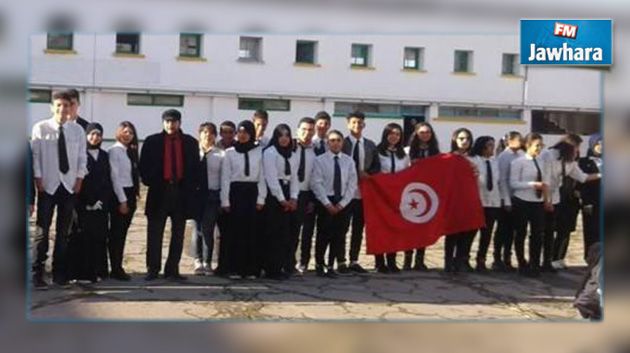 انطلاق العمل بالزي الموحد للتلاميذ بأحد المعاهد