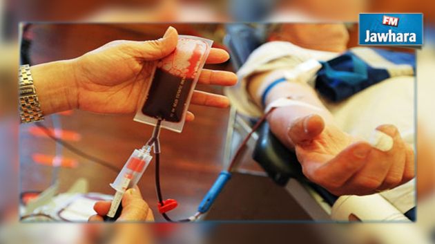 سليانة : مواطنون وأمنيون يقبلون بكثافة للتبرع بالدم لفائدة جرحى بن قردان