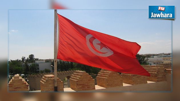قابس : مجهولون يعوضون علم تونس براية