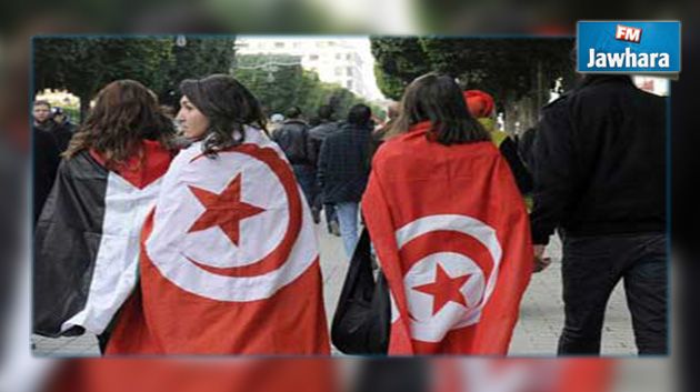 فنانة تونسية تبكي في
