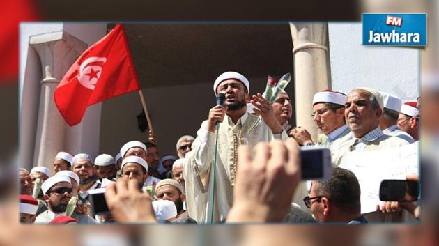 الأئمة وإطارات المساجد ينظمون وقفة تضامنية مع المؤسستين العسكرية والأمنية