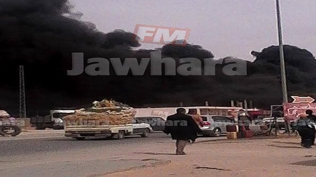  حريق في محل لبيع البنزين المهرّب بسيدي بوزيد 