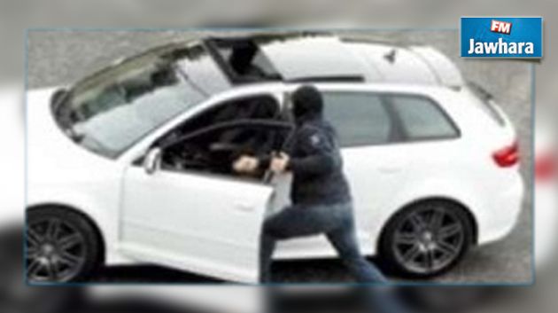 المنستير : 3 أشخاص يعتدون على مواطن ويفتكون سيارته