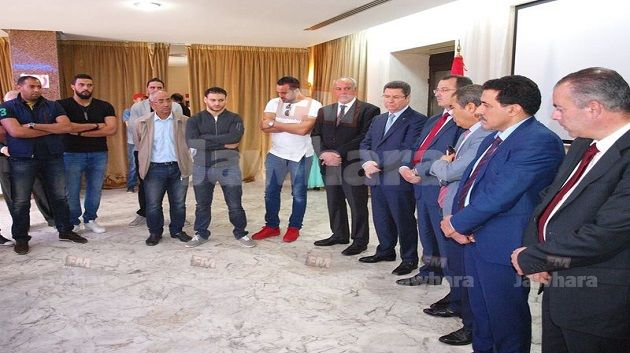 ماهر بن ضياء يكرّم المنتخب الوطني لكرة اليد