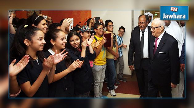 بالفيديو : قايد السبسي يزور المدرسة التونسية بقطر 