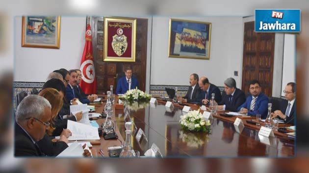 الحبيب الصيد يأمر بالإسراع بربط عدد من المناطق بالماء الصالح للشرب