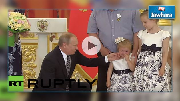  طفلة صغيرة تحرج بوتين