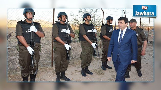 وزير الداخلية يتفقد المراكز الحدودية بالكاف