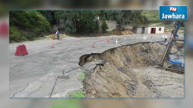 جندوبة : إصلاح الانزلاق الأرضي بالطريق الوطنية 17 على مستوى عين الجمل