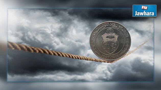 خطة حكومية للتخفيض في سعر الدينار التونسي؟