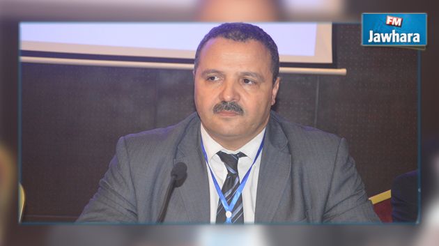 عبد اللطيف المكي يتعرض لسرقة هاتفه في سوق