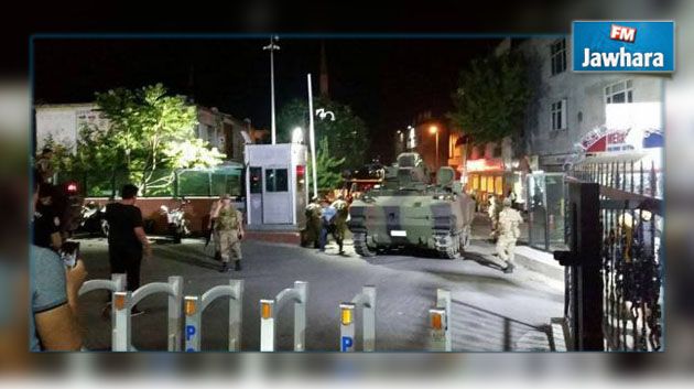 200 ضابط تركي يسلمون أنفسهم للشرطة