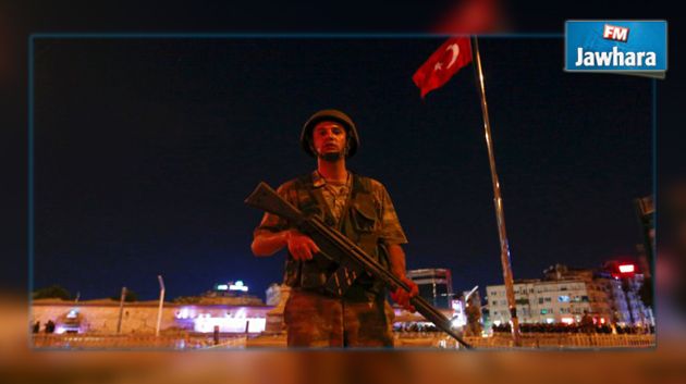 اليونان ينظر في طلب عسكريين أتراك اللجوء السياسي