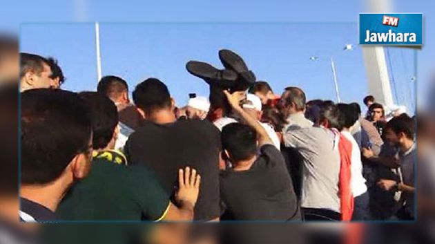 تركيا : ذبح جندي تركي على جسر البسفور