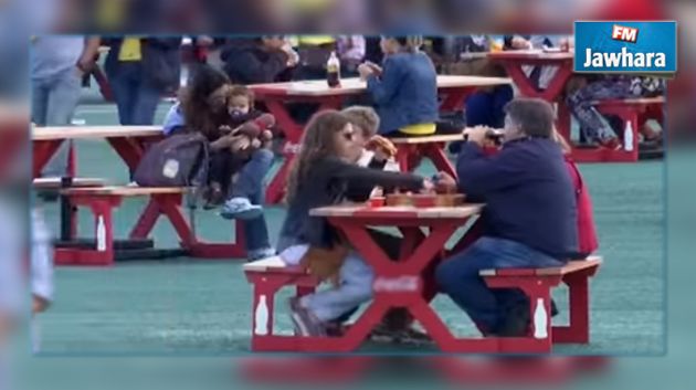 بقايا طعام ضيوف الأولمبياد لسد رمق فقراء ريو دي جنيرو