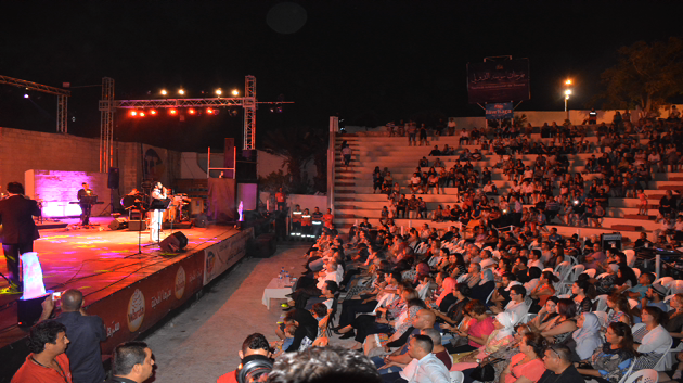 مهرجان سوسة الدولي : سهرة الإختتام عرض بائعة الورود و عرض ساكسوفان
