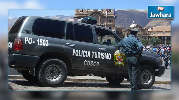 أثناء ضبطه وهو يتلقى رشوة : شرطي في البيرو يبتلع ورقة نقدية