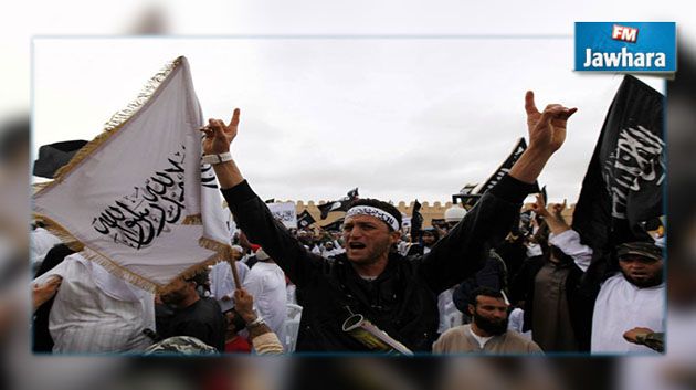 منع 18 ألف تونسي من السفر إلى بؤر التوتر