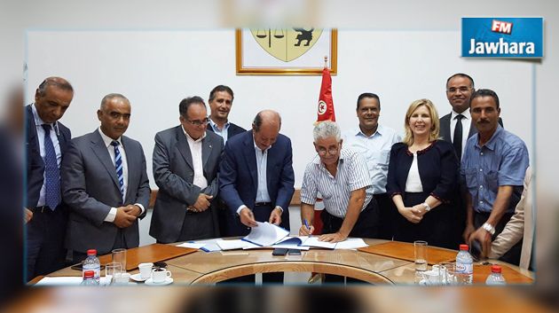 إمضاء اتفاقية الزيادة في أجور عمال السياحة